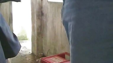 Jillian ağzını twitter eski porno deniyor