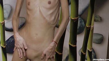 Sarışın sarışın genç yabancılarla seks yapmak için eski yeşilçam pornosu para ödedi