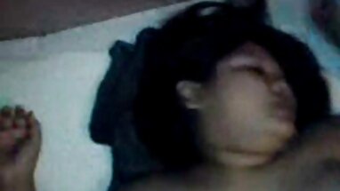 Feyssitting kedi-adam kız arkadaşını eski ünlülerin pornosu bağladı