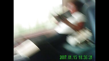 Bir elektrikli eski turkce porno süpürge ile MİLF